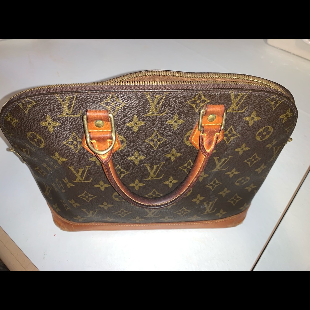 Louis Vuitton Alma Authentic